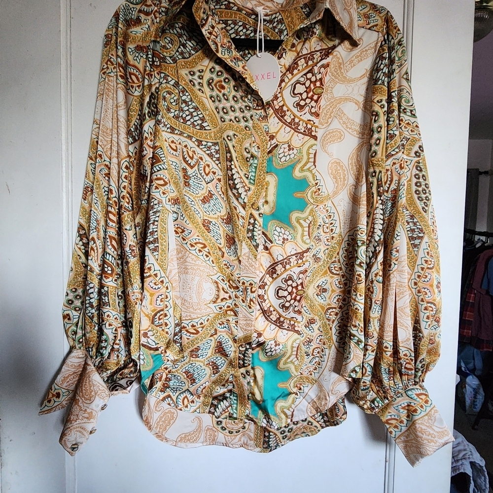 Luxxel Paisley Satin 2 Piece Set Witj Button-Front Blouse in Teal and Gold